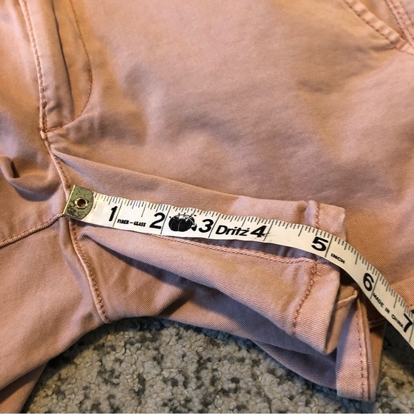 American Eagle Light Pink AEO Twill X Midi Shorts Size 6 - Picture 9 of 9